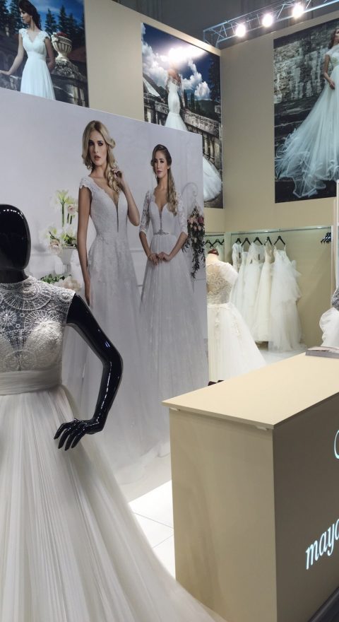 AMENAJARI INTERIOARE STAND PREZENTARE ROCHII MIREASA MAYA FASHION